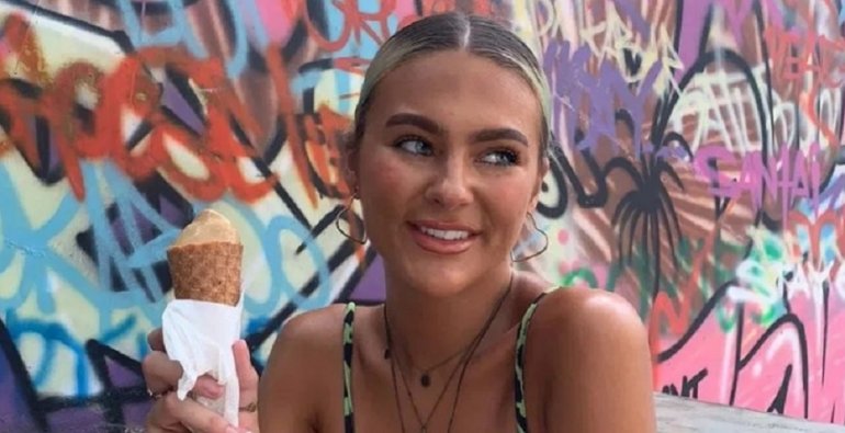 Una influencer murió por caer de un precipicio mientras posaba para una foto