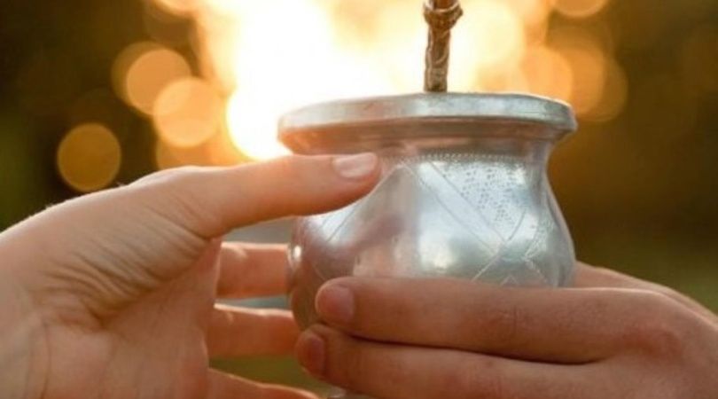Coronavirus: el Gobierno recomendó no compartir el mate