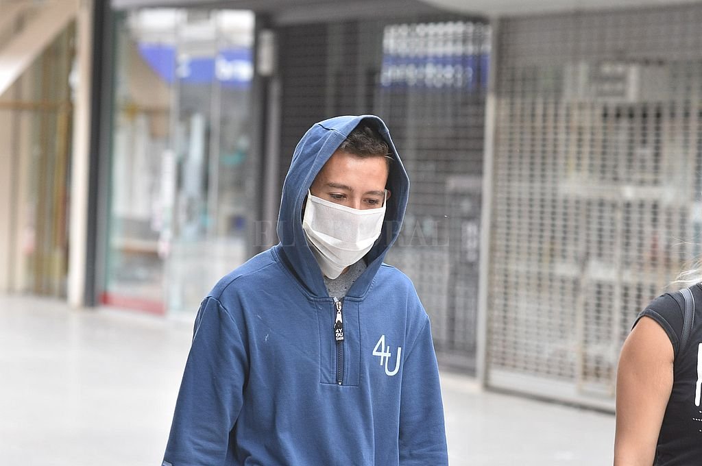 La OMS concluyó que el coronavirus no se transmite por el aire y rechazó el uso de barbijo en personas sanas