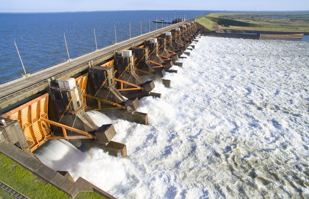 Por la bajante abrirán las compuertas de Yacyretá para que las barcazas puedan navegar