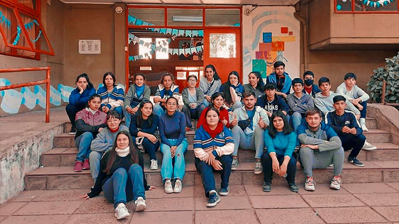 Chicos de diferentes escuelas hacen campaña para su compañera con leucemia