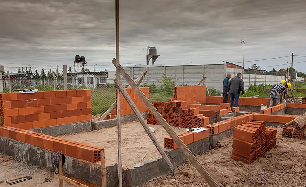 Materiales para la construcción: corralones remarcan para no perder ante el dólar y un presupuesto solo dura 48 horas