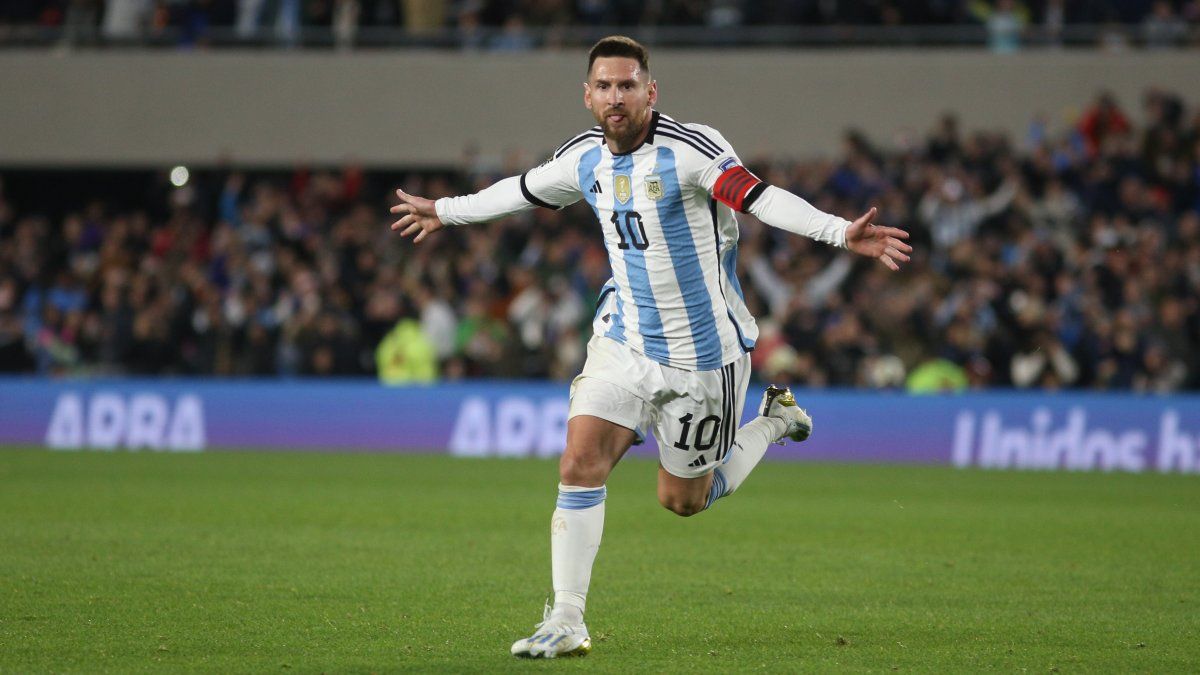 El Monumental se prepara para una noche histórica: el equipo que piensa Scaloni para despedir a Messi
